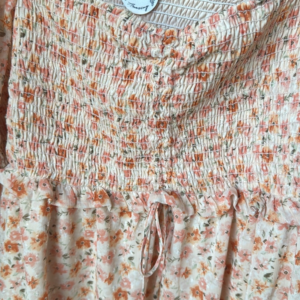 Floral Ruched Top - Picture 3 of 8